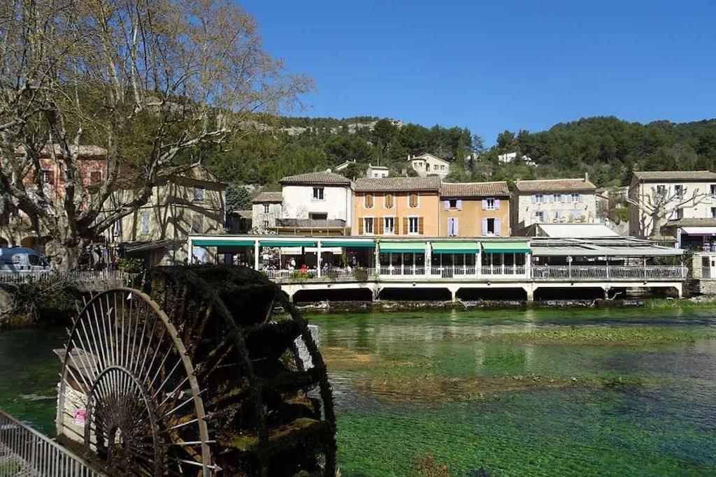 Gite Aux Bons Voisins Gordes Exteriér fotografie